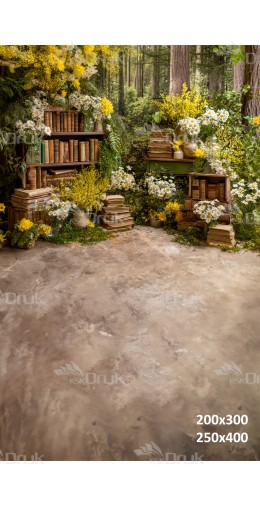 Tło fotograficzne „Leśny zakątek z książkami i żółtymi kwiatami” | 4062